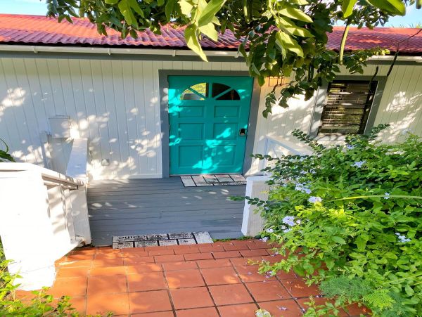 St. Thomas Home 978747