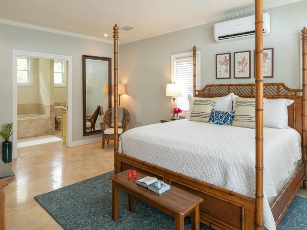 4 Bedroom Villa Overlooking the Beautiful Caribbean Waters