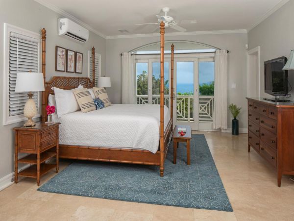4 Bedroom Villa Overlooking the Beautiful Caribbean Waters