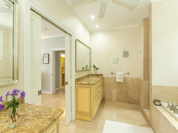4 Bedroom Villa Overlooking the Beautiful Caribbean Waters