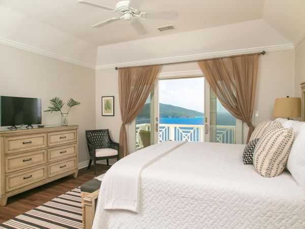 4 Bedroom Villa Overlooking the Beautiful Caribbean Waters