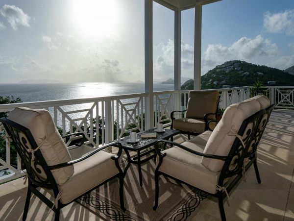 4 Bedroom Villa Overlooking the Beautiful Caribbean Waters