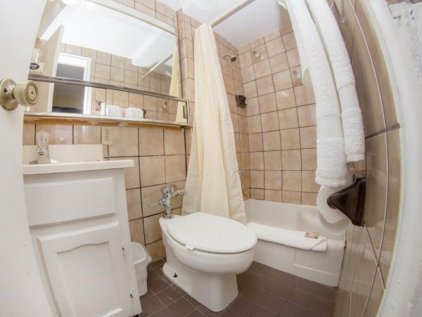 Hollywood Condo 978755
