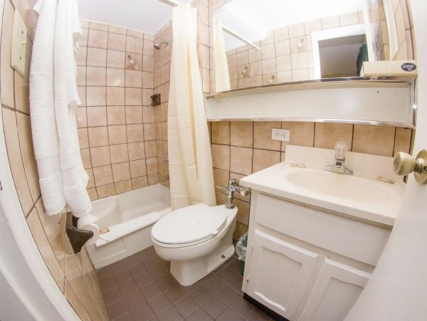Hollywood Condo 978755