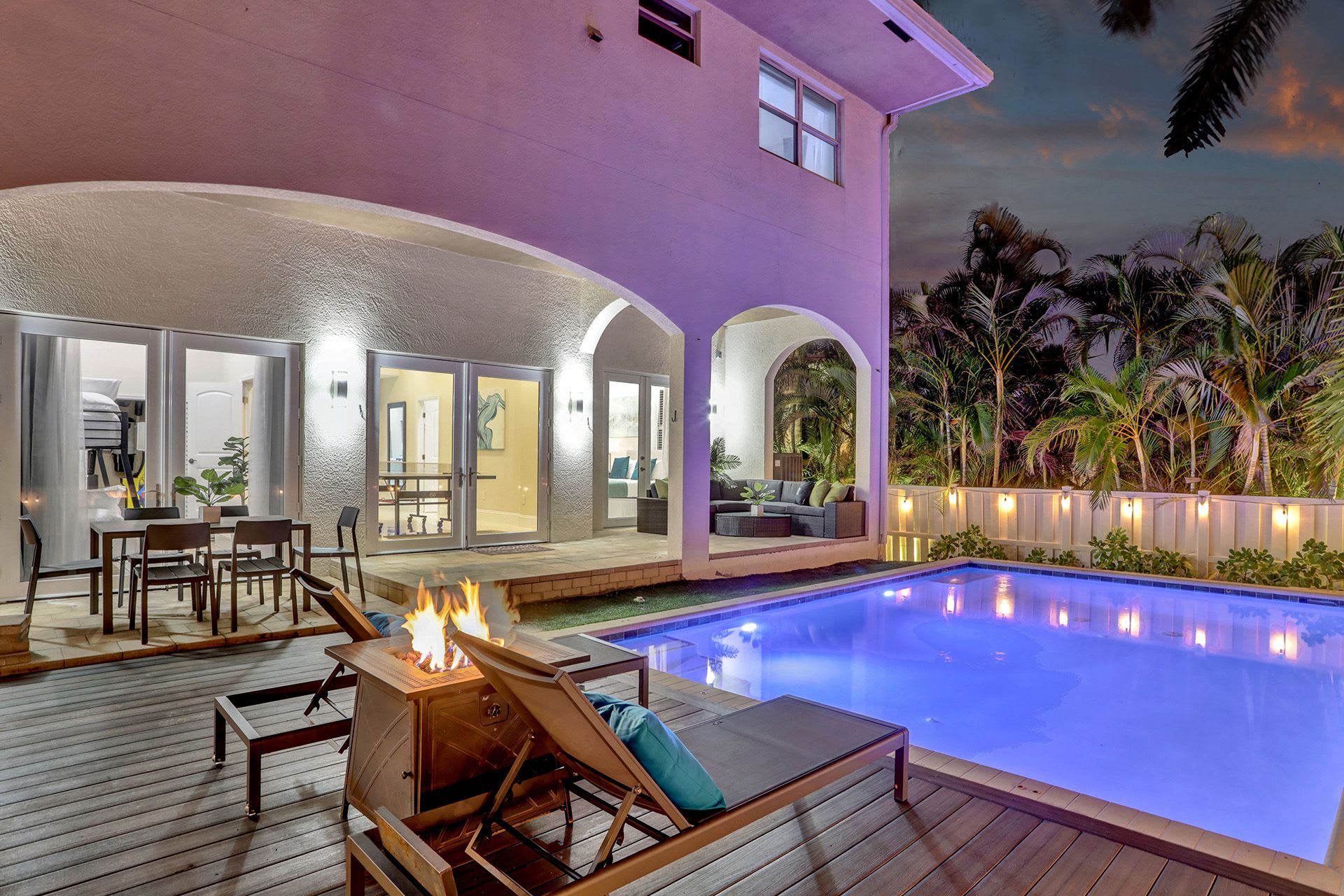 Hollywood Home 978756
