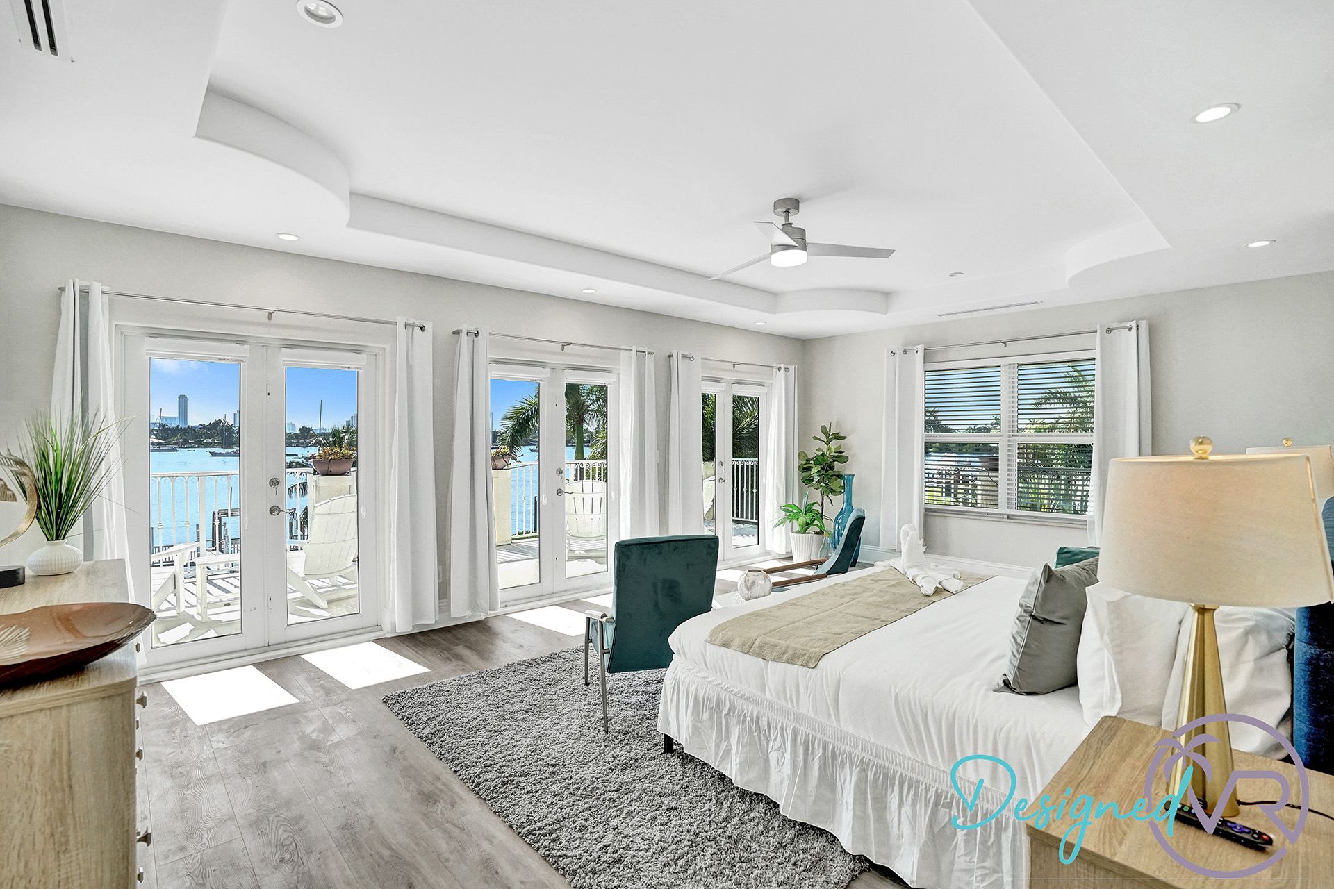 Hollywood Home 978756