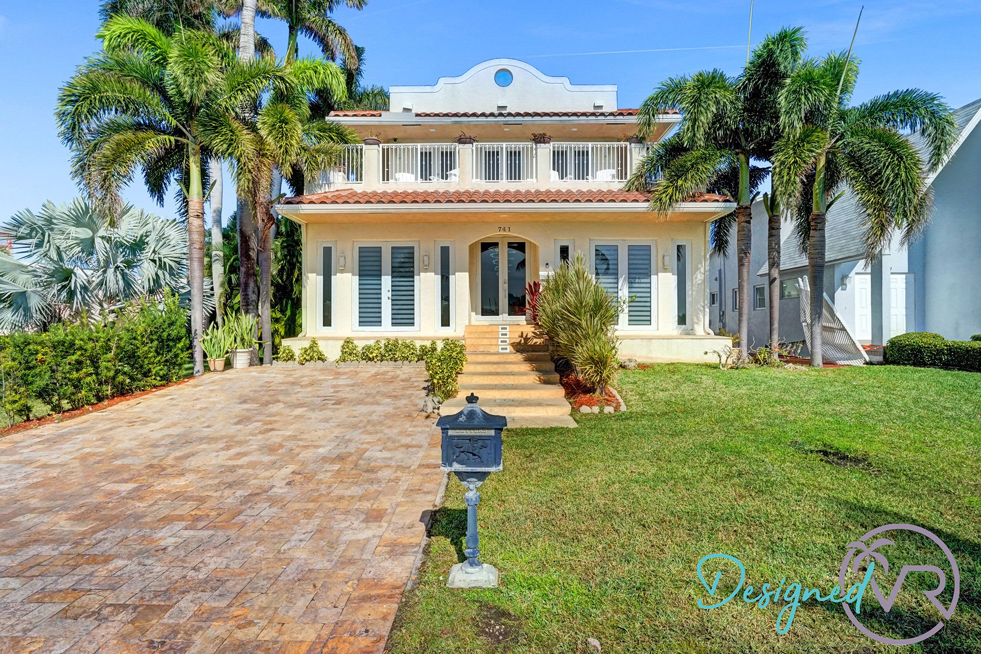 Hollywood Home 978756