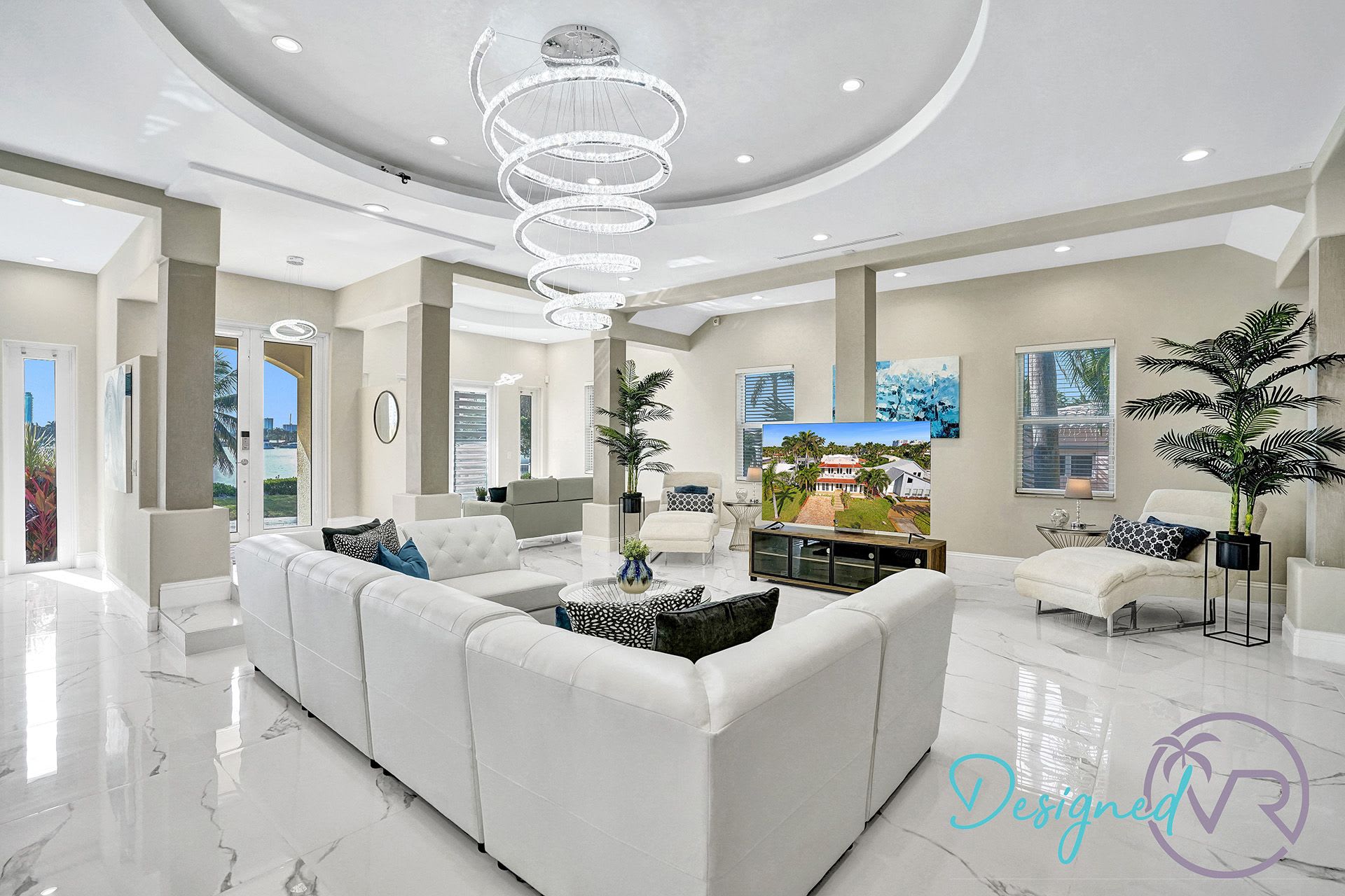 Hollywood Home 978756