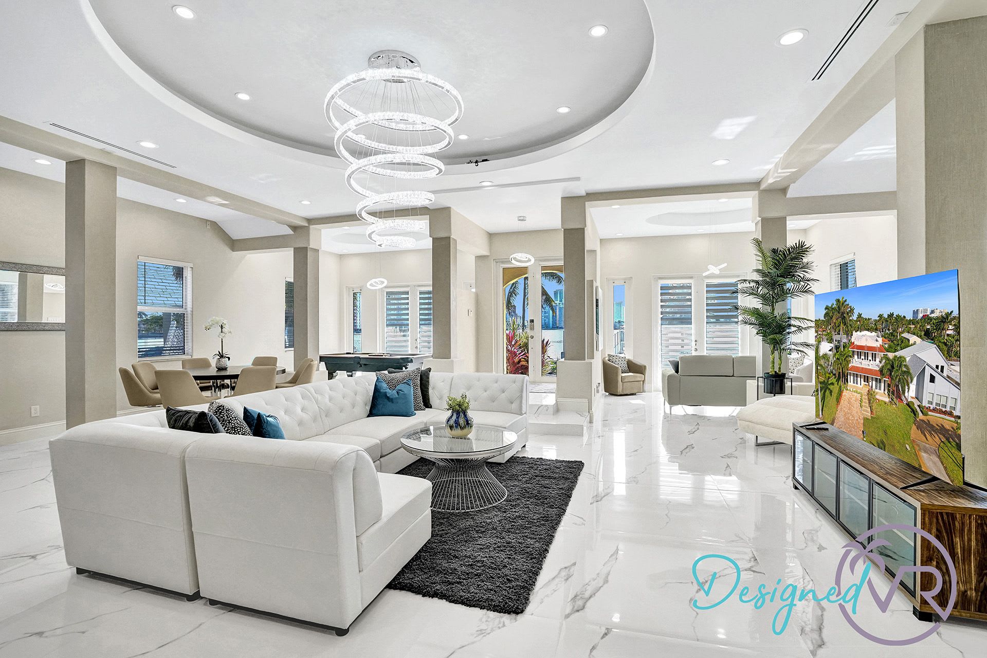 Hollywood Home 978756