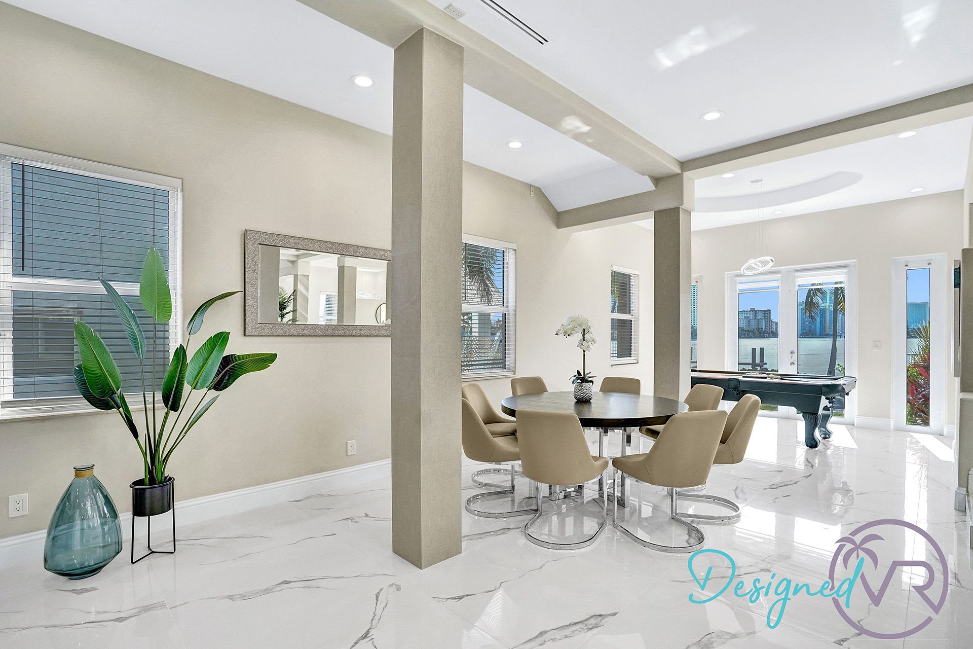Hollywood Home 978756