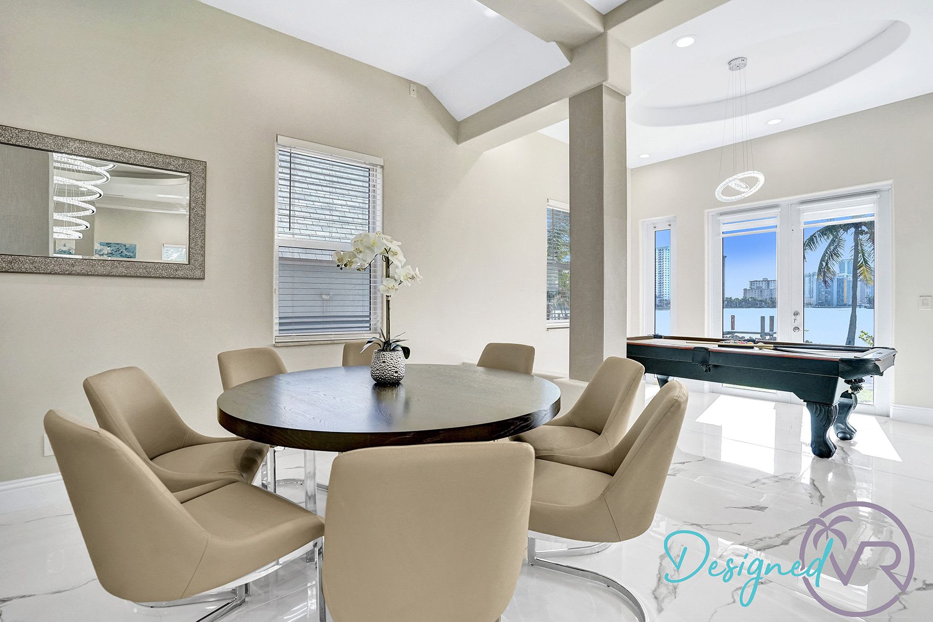 Hollywood Home 978756