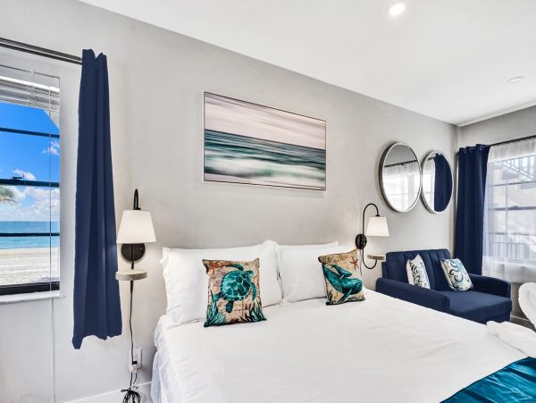 Hollywood Condo 978757