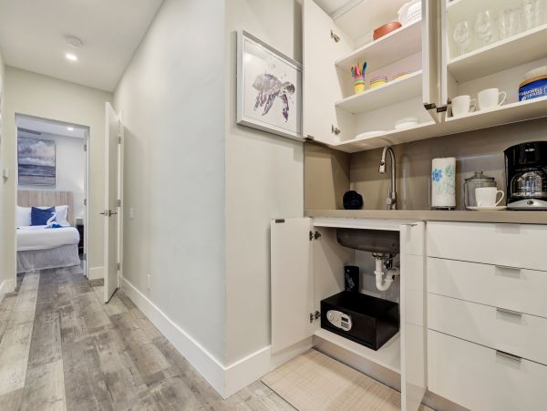 Hollywood Home 978758