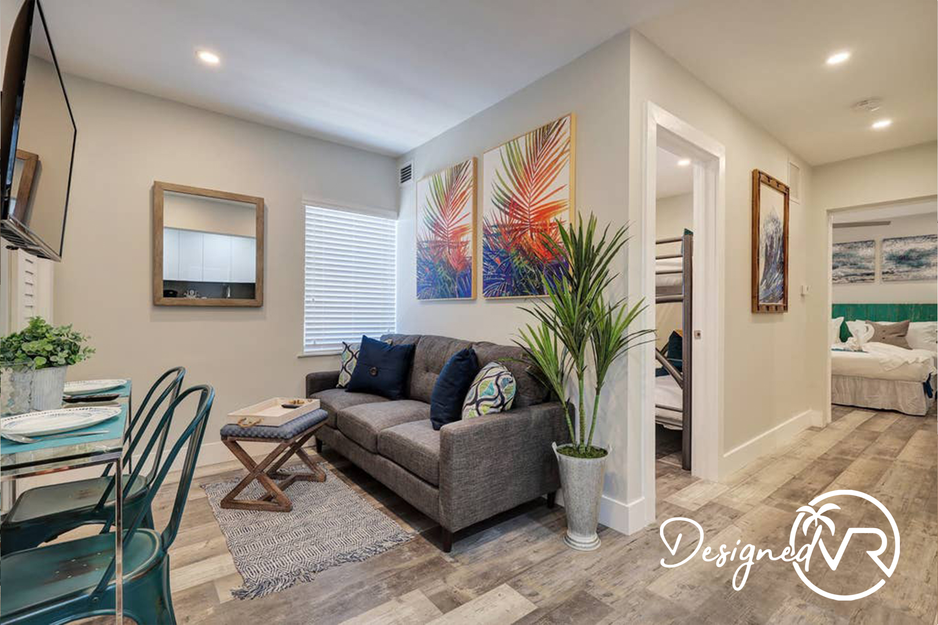 Hollywood Condo 978760