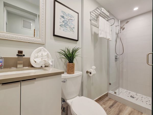 Hollywood Condo 978760