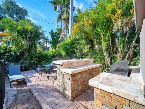 Hollywood Home 978761