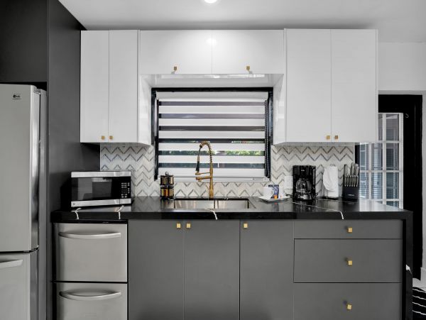 Hollywood Home 978761