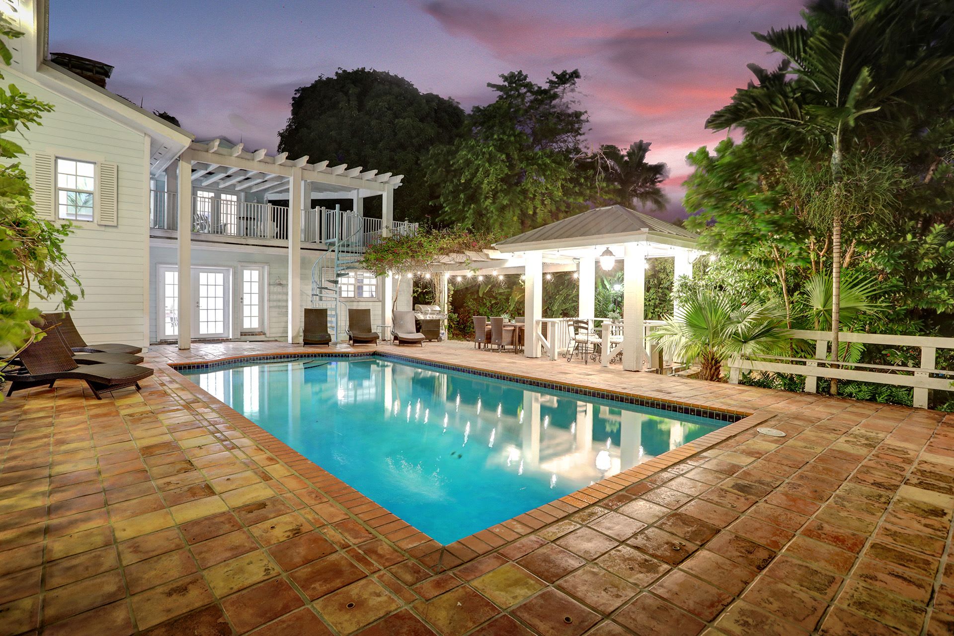 Hollywood Home 978762