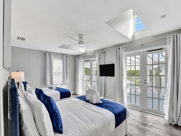 Hollywood Home 978762