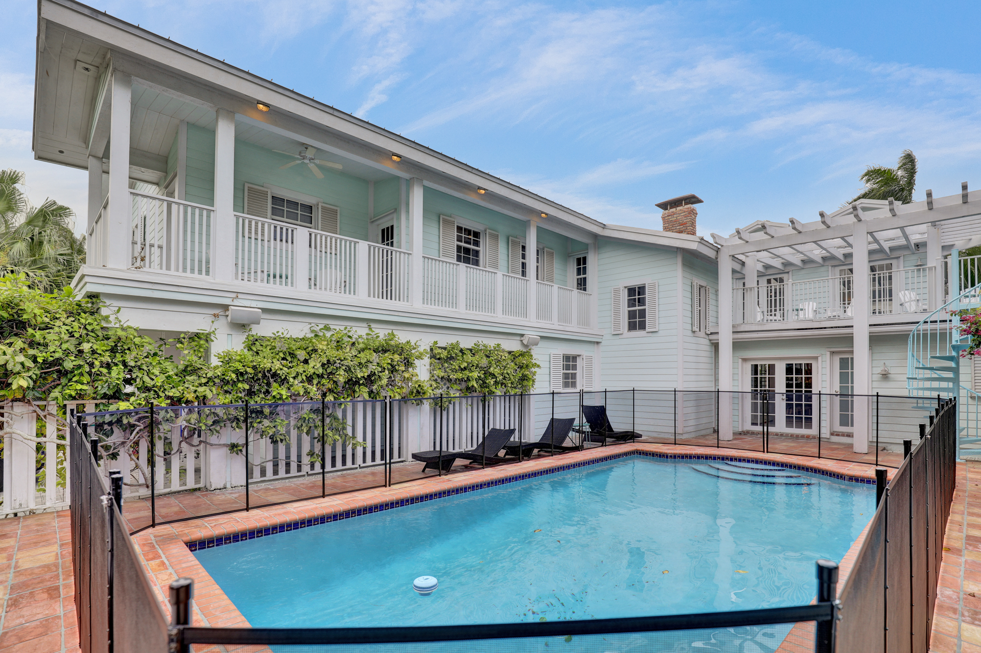 Hollywood Home 978762