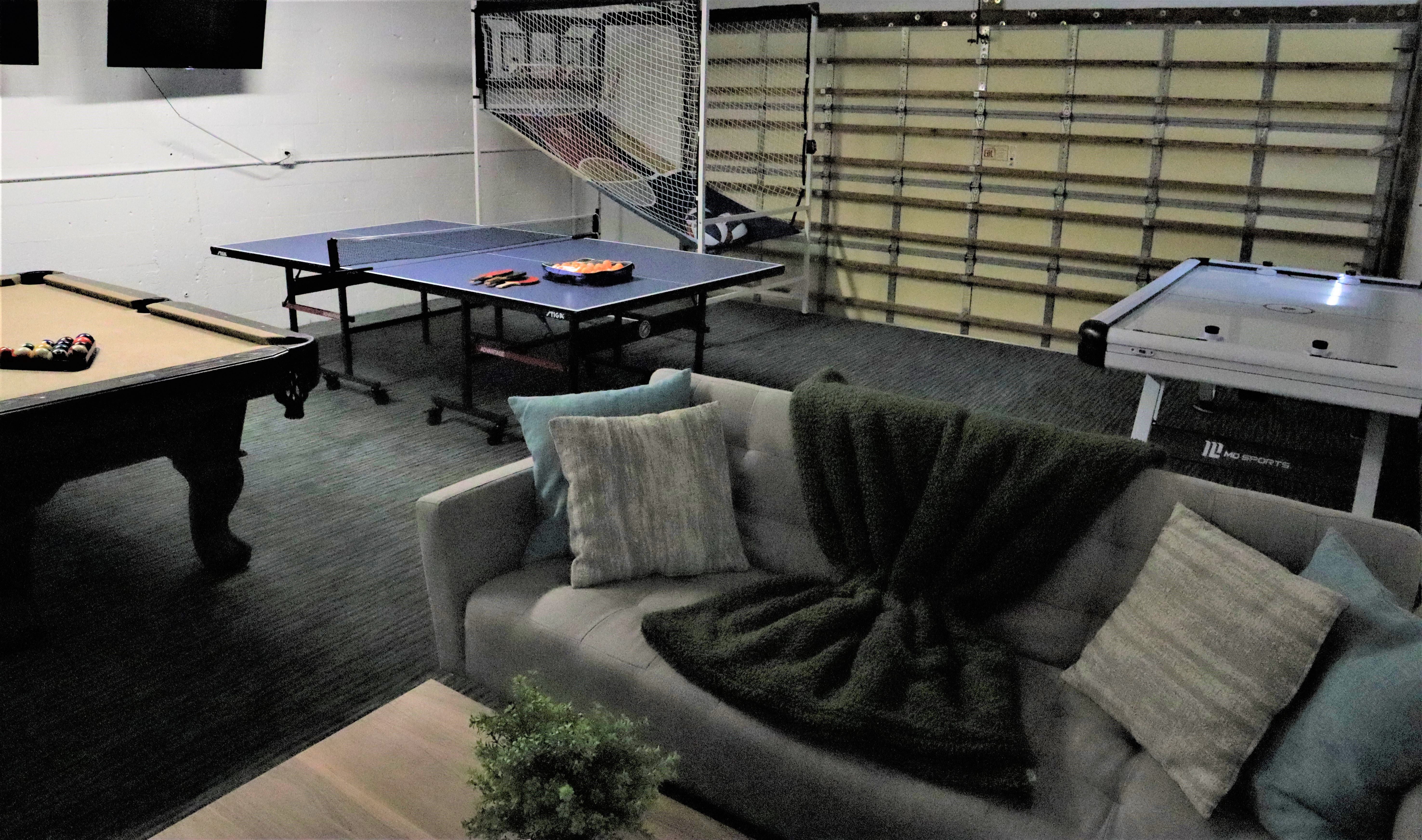 Hollywood Home 978762