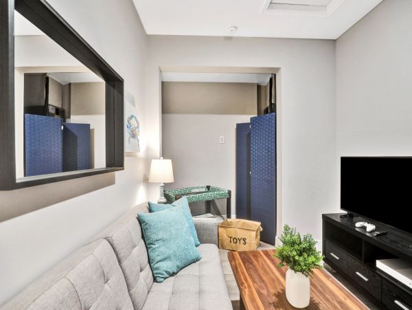 Hollywood Home 978762
