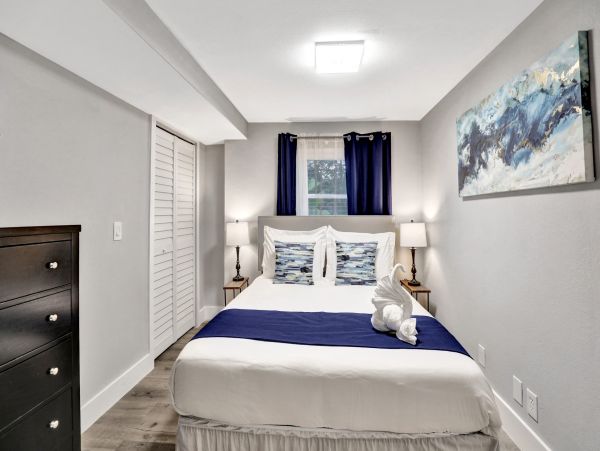 Hollywood Home 978762