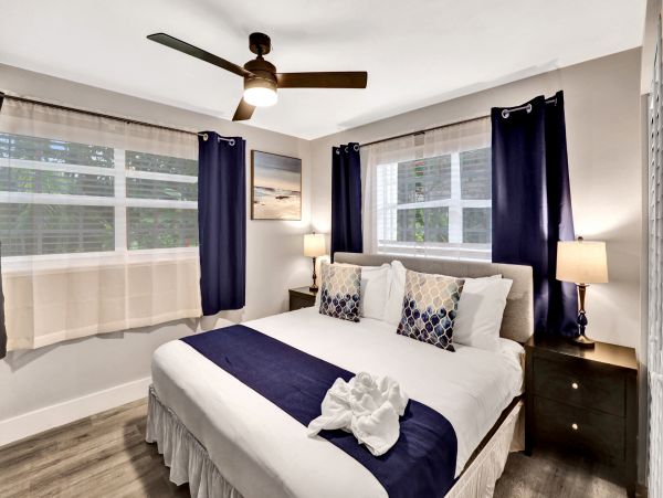 Hollywood Home 978762