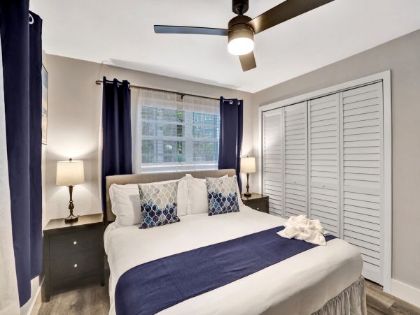 Hollywood Home 978762