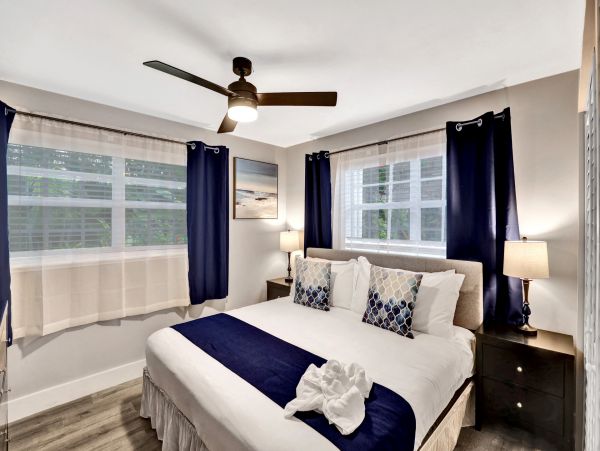 Hollywood Home 978762