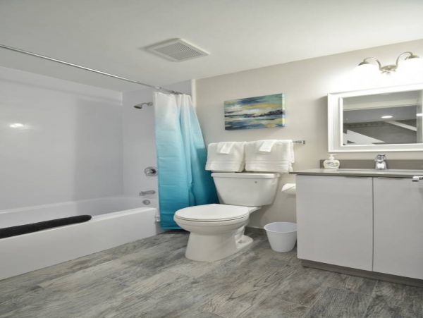 Hollywood Condo 978763