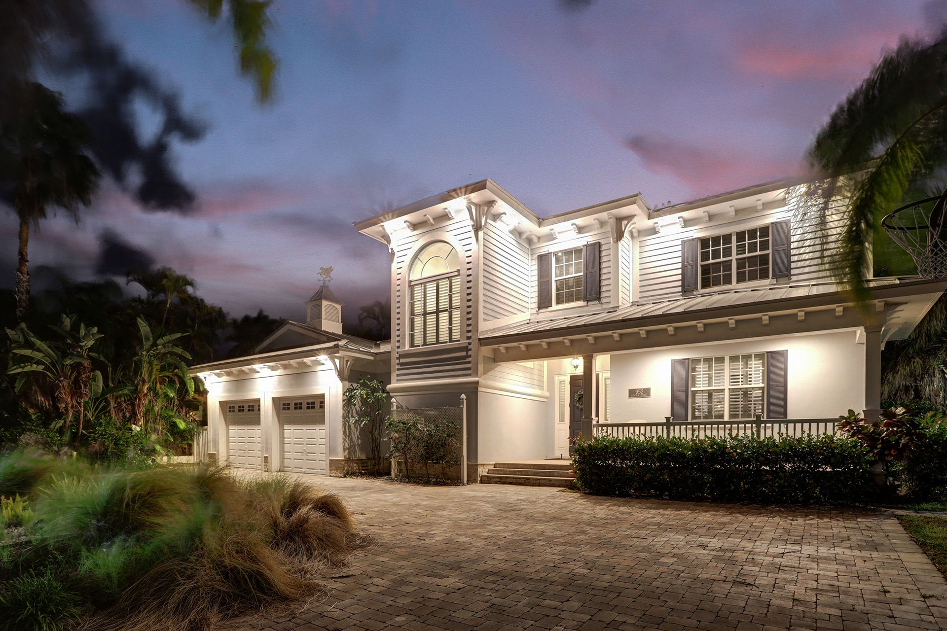 Hollywood Home 978768