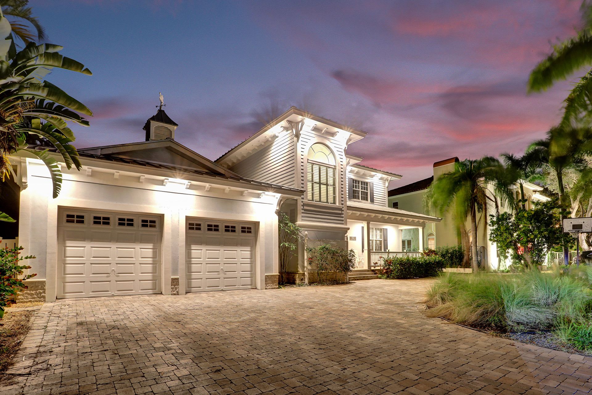 Hollywood Home 978768