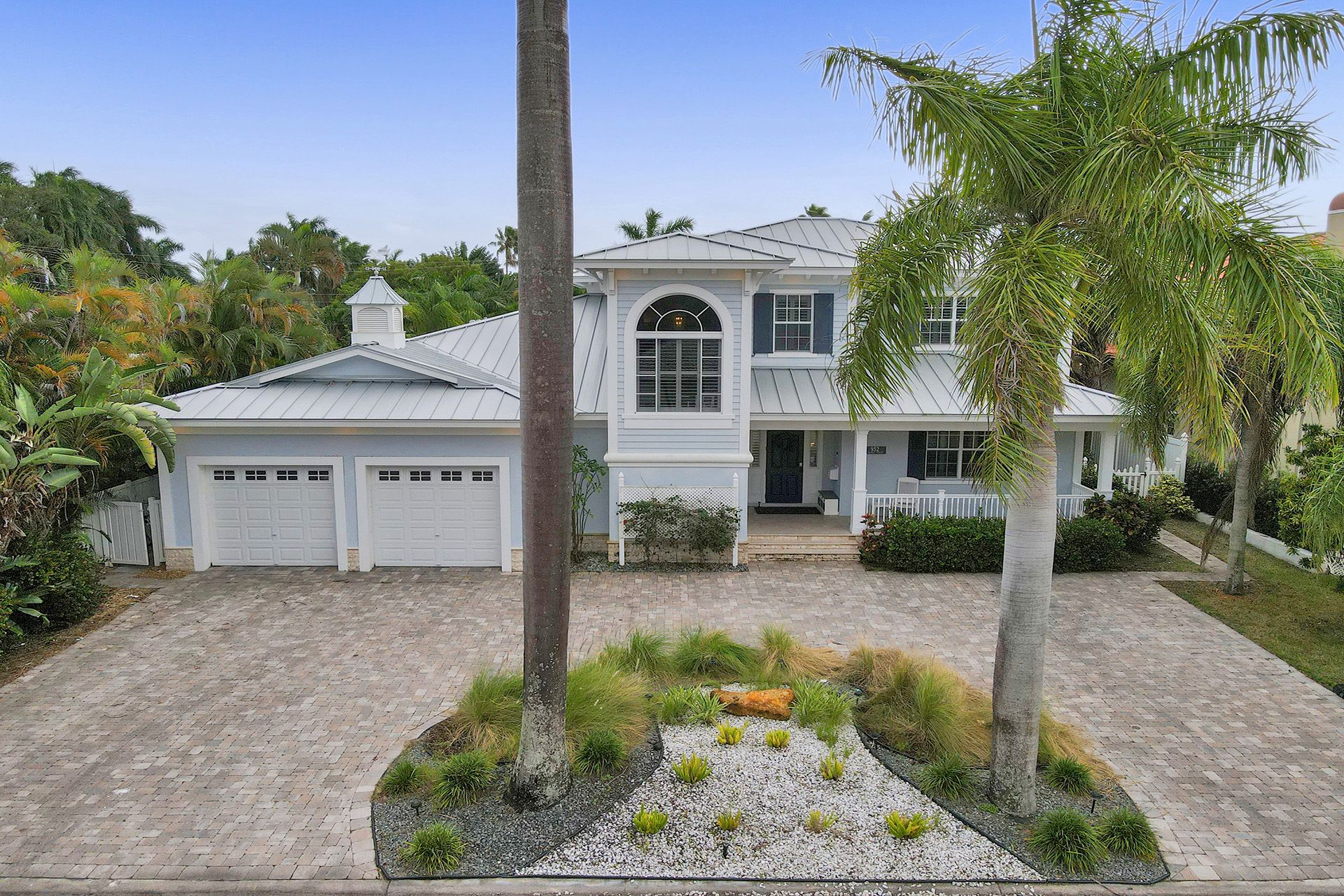 Hollywood Home 978768