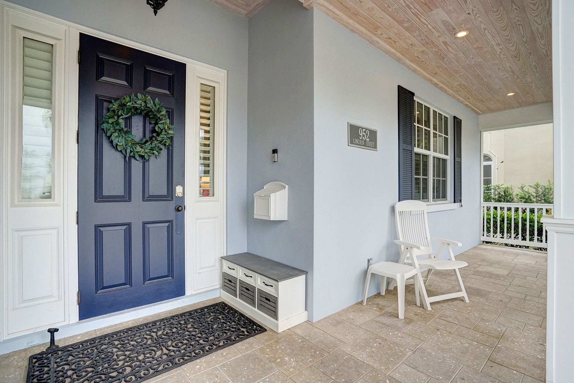 Hollywood Home 978768