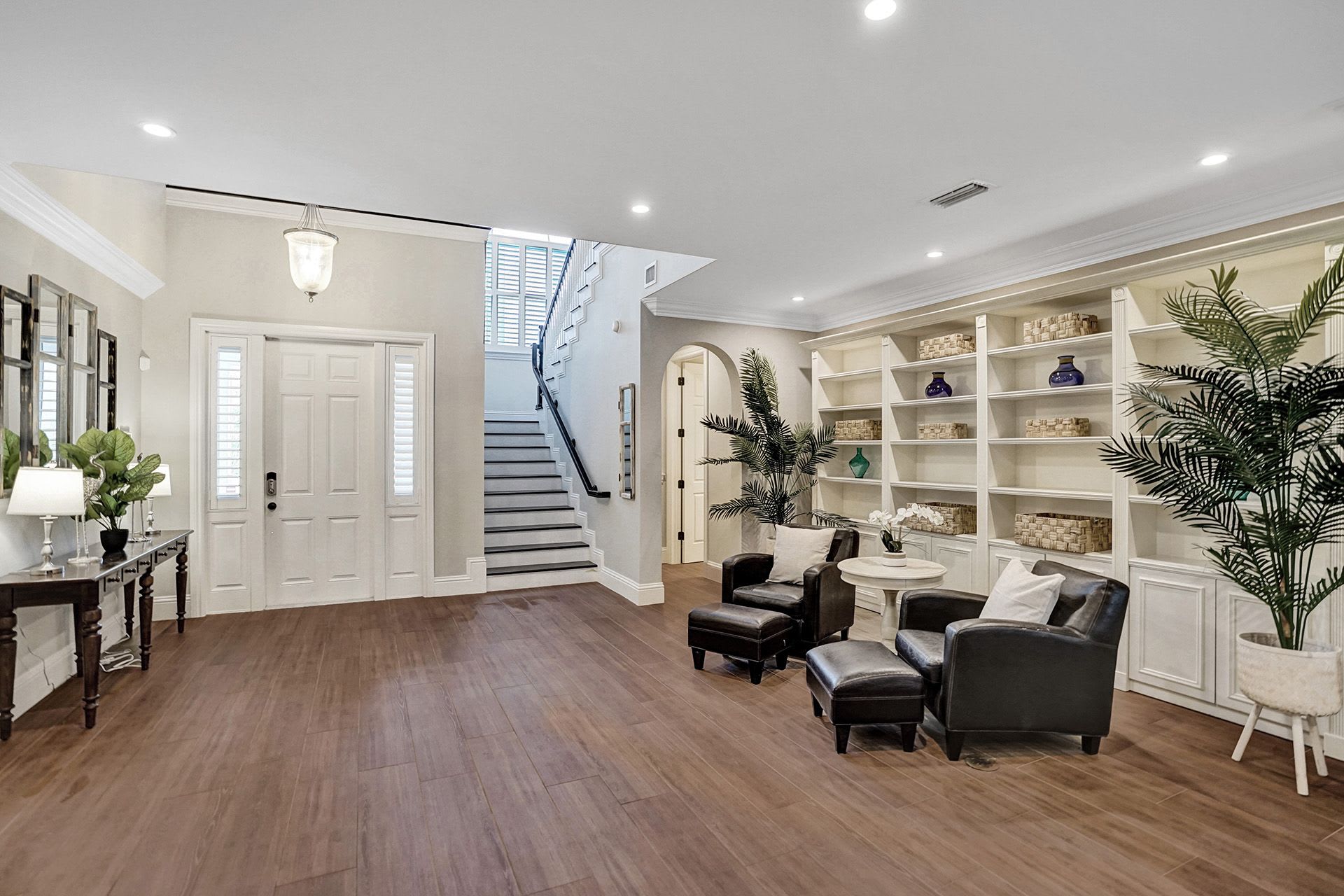 Hollywood Home 978768