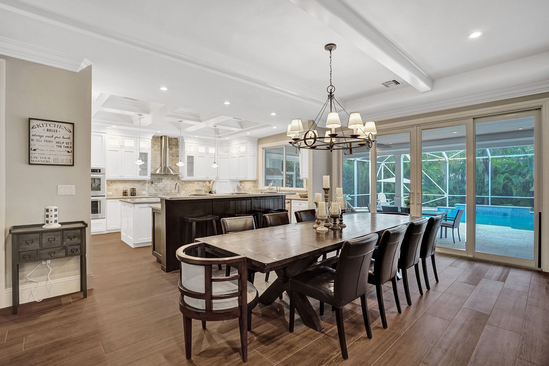 Hollywood Home 978768