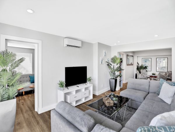 Hollywood Waterfront 3 Bedroom Pool Home With Canal Views