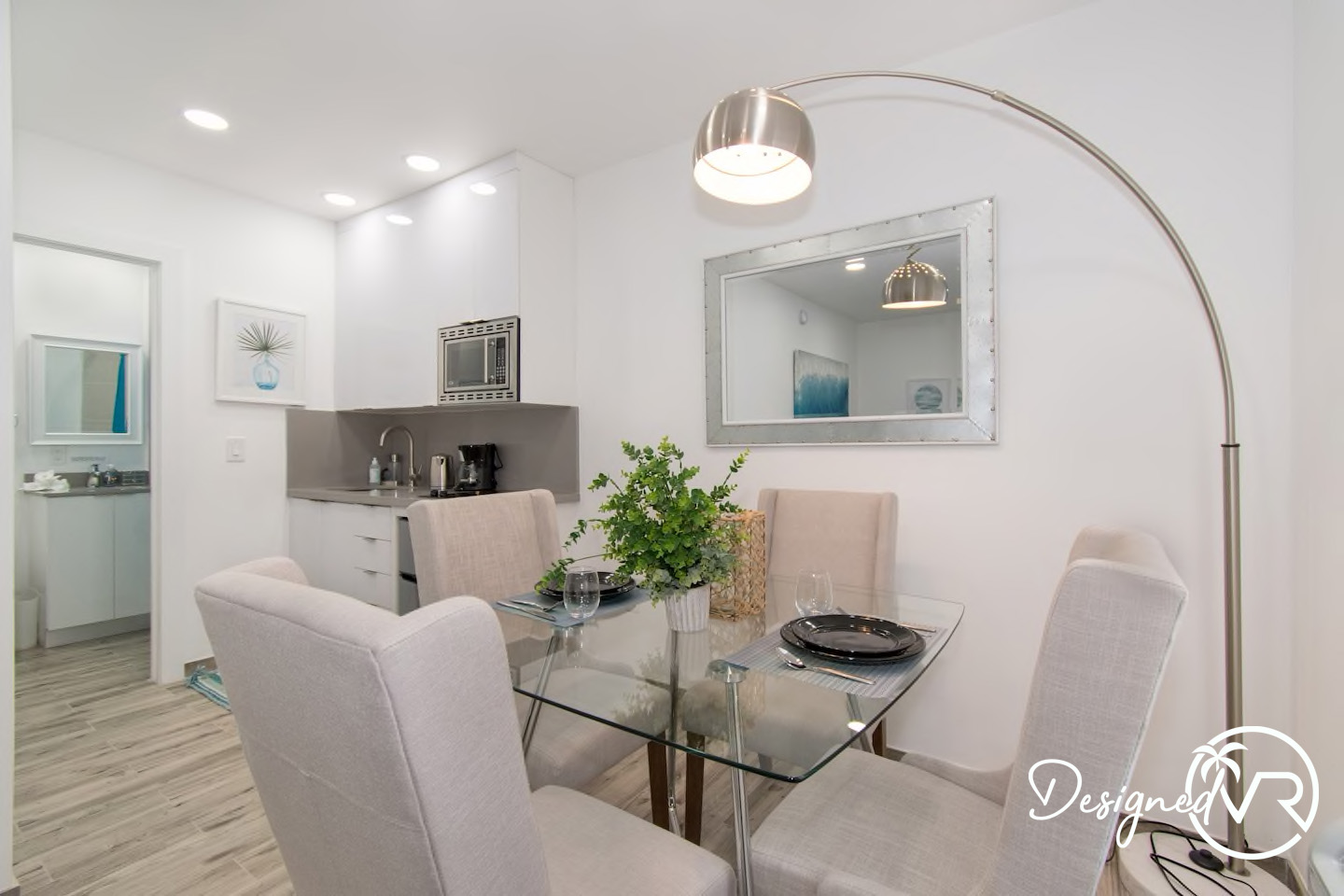 Hollywood Condo 978770
