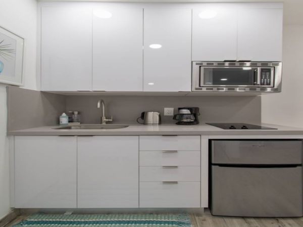 Hollywood Condo 978770