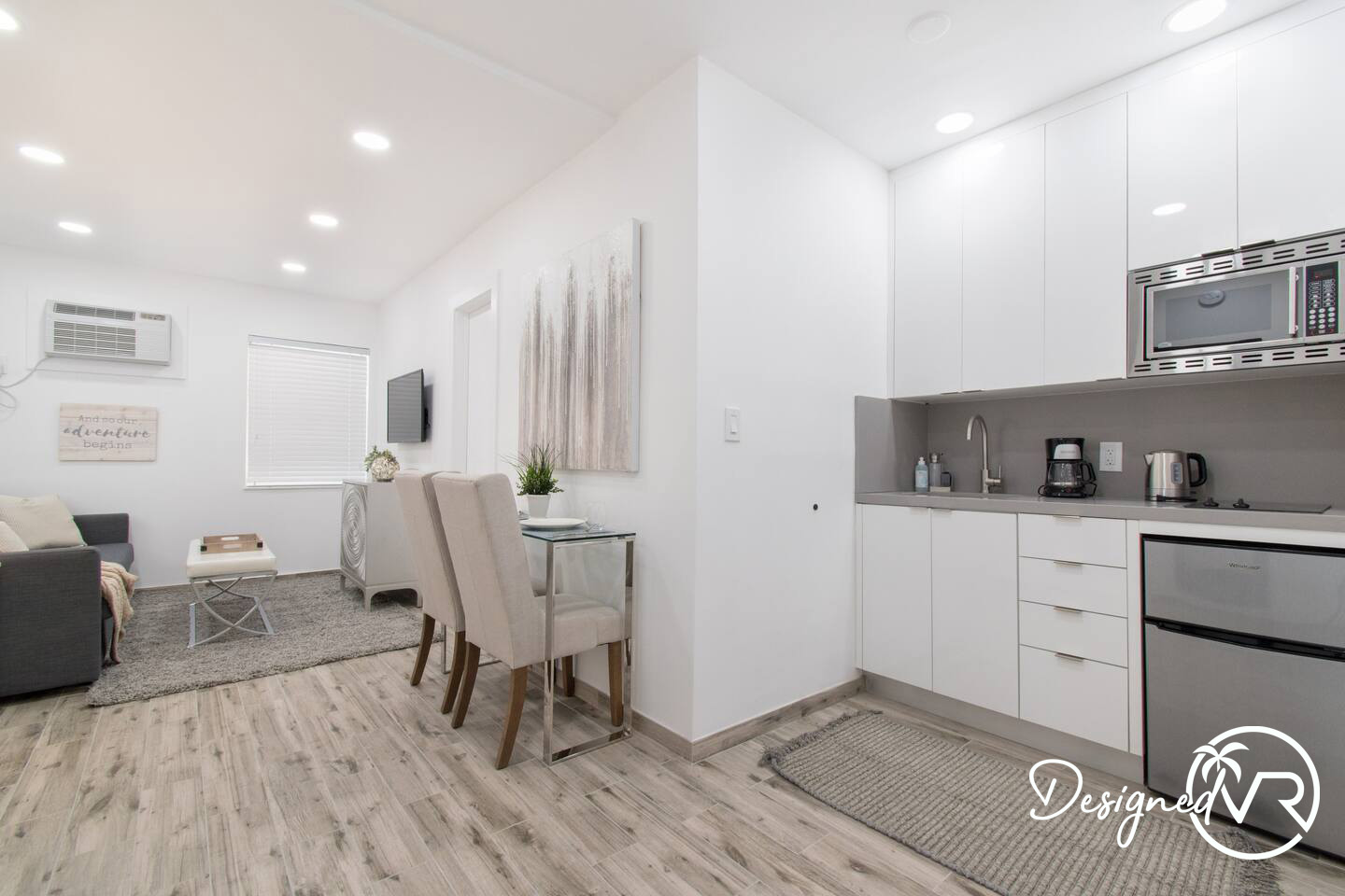 Hollywood Condo 978773