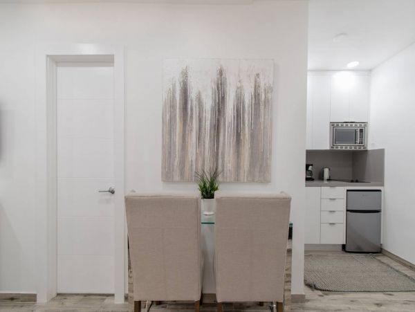 Hollywood Condo 978773