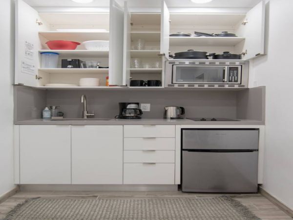 Hollywood Condo 978773