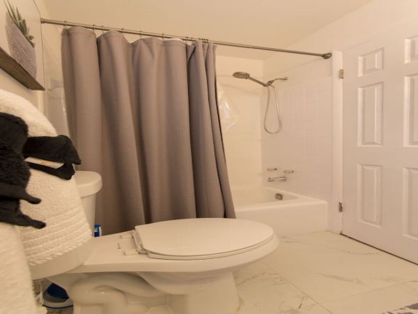 Hollywood Condo 978774