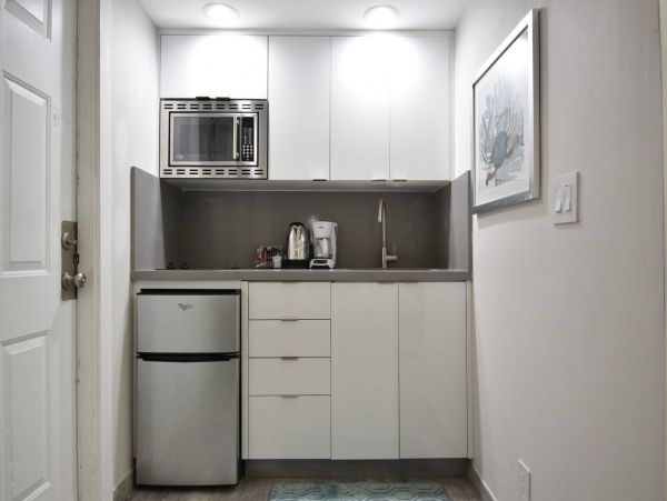 Hollywood Condo 978775