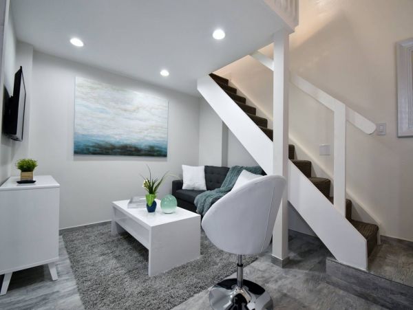 Hollywood Condo 978775
