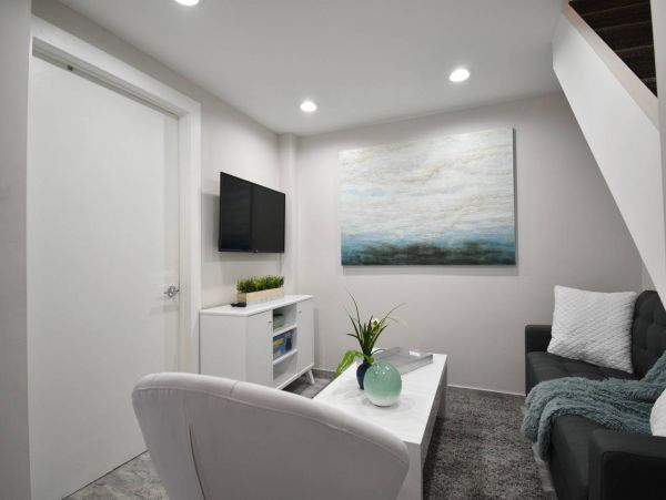 Hollywood Condo 978775