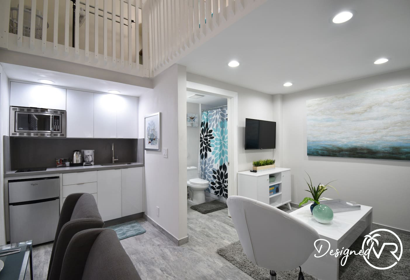 Hollywood Condo 978776