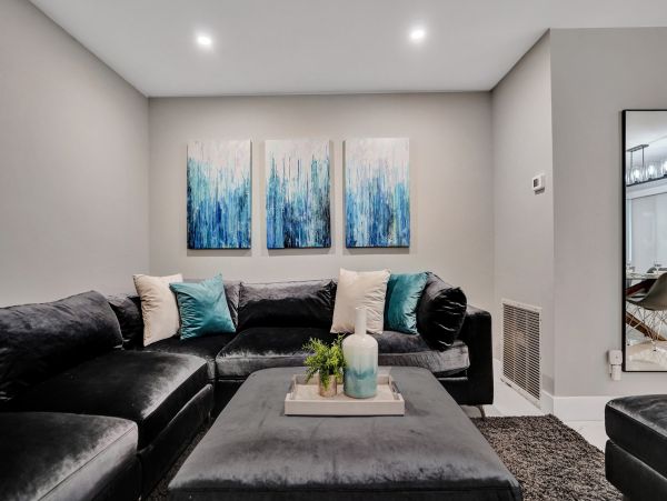 Hollywood Home 978777