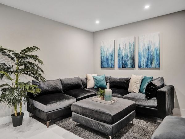 Hollywood Home 978777